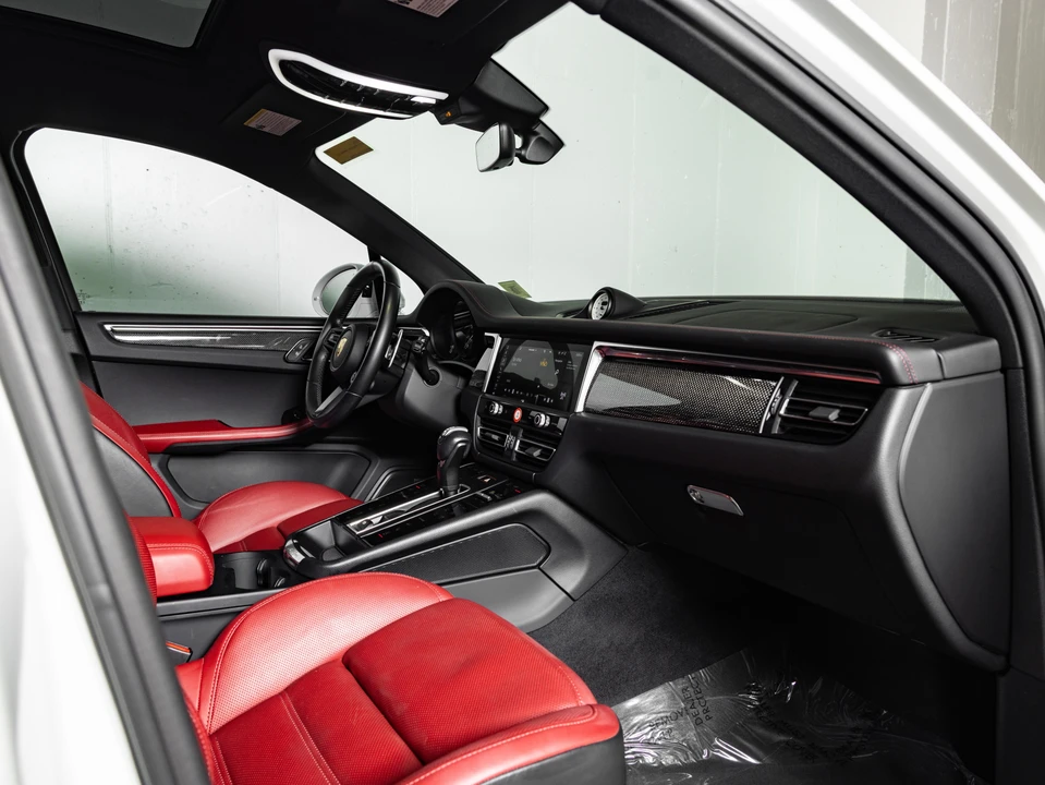 2023 Porsche Macan GTS - Image 19 of 31