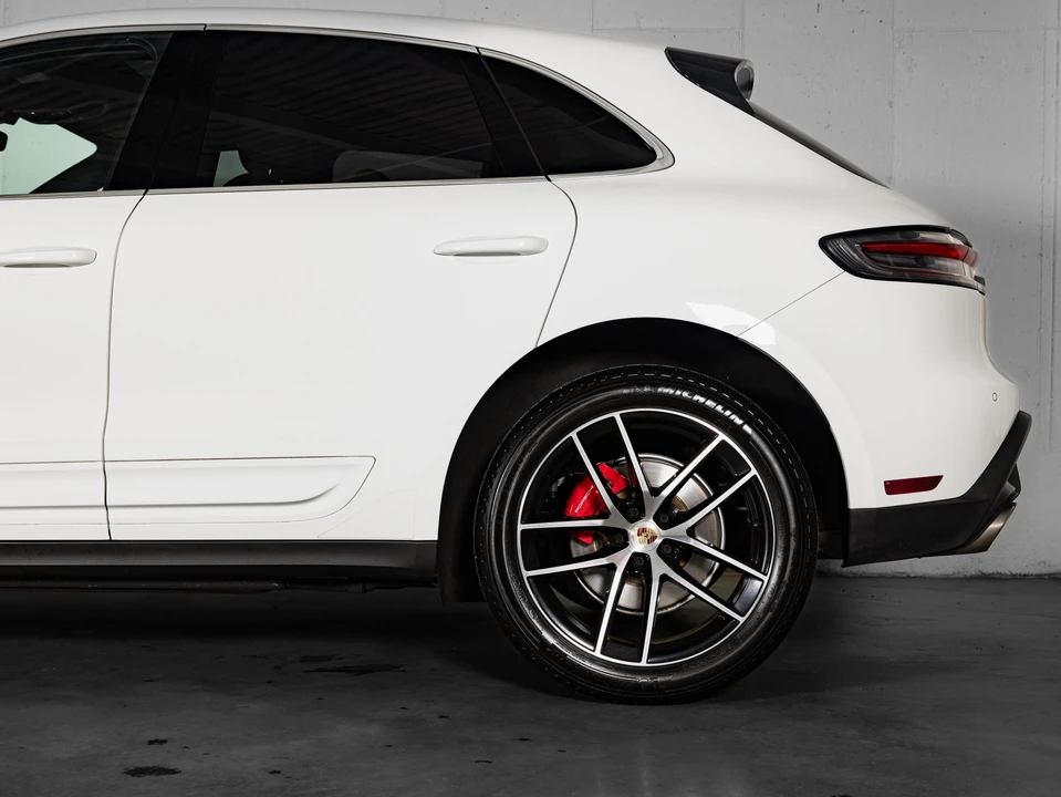 2023 Porsche Macan S - Image 13 of 31