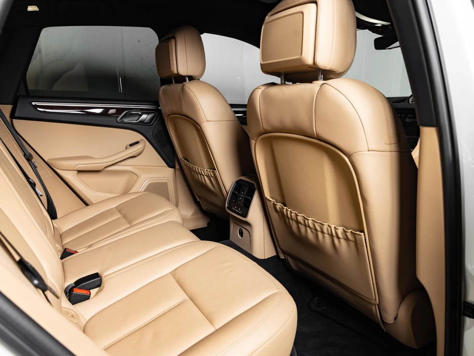 2023 Porsche Macan S - Image 26 of 31