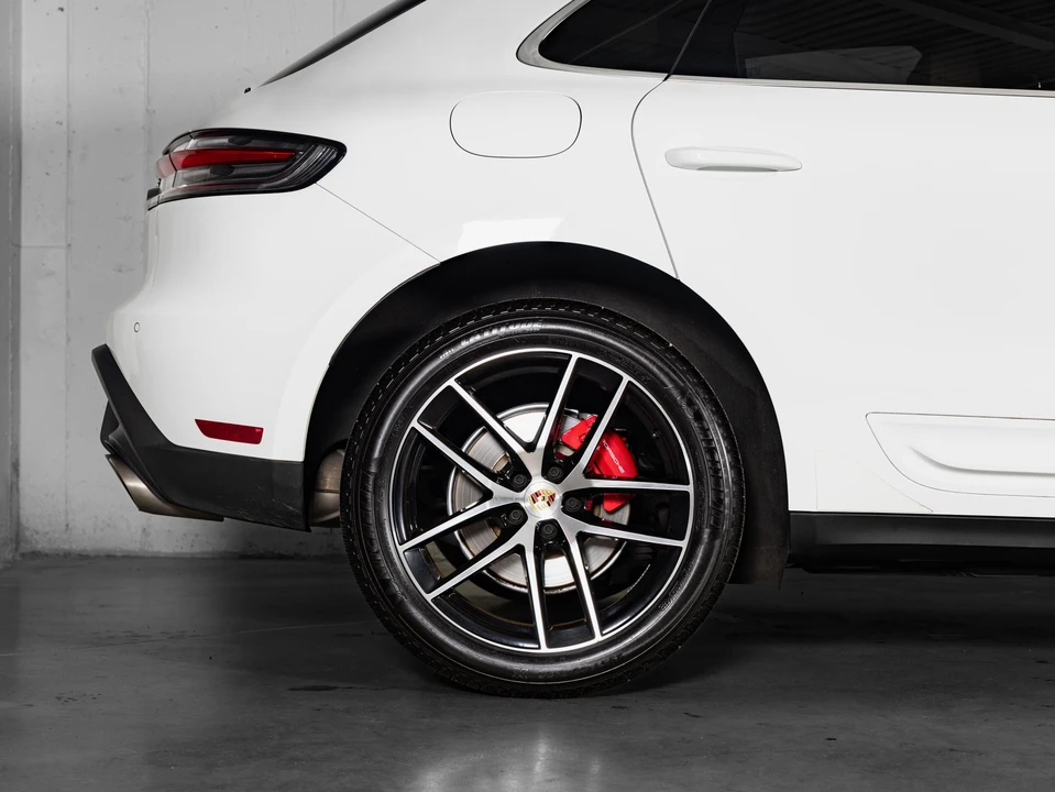 2023 Porsche Macan S - Image 14 of 31