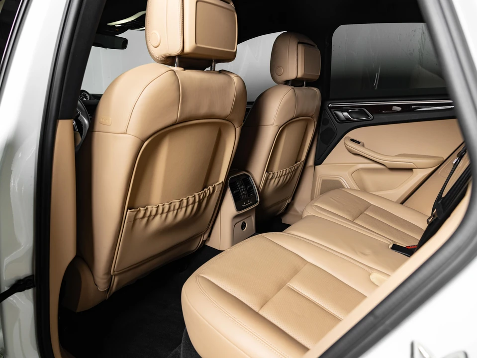 2023 Porsche Macan S - Image 21 of 31