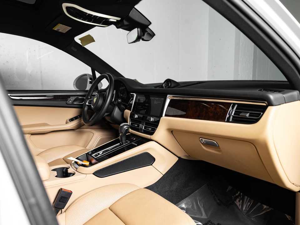 2023 Porsche Macan S - Image 19 of 31