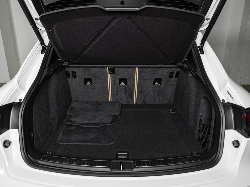 2023 Porsche Macan S - Image 16 of 31