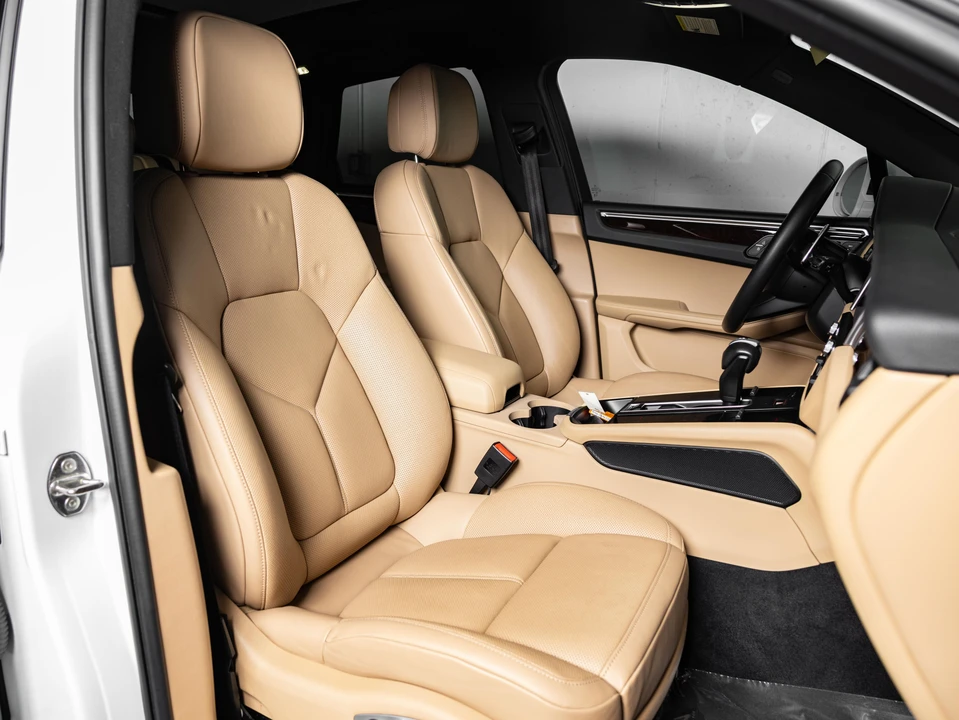 2023 Porsche Macan S - Image 17 of 31