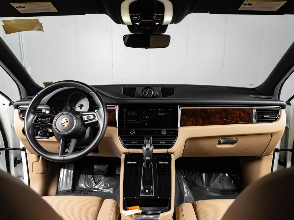 2023 Porsche Macan S - Image 27 of 31