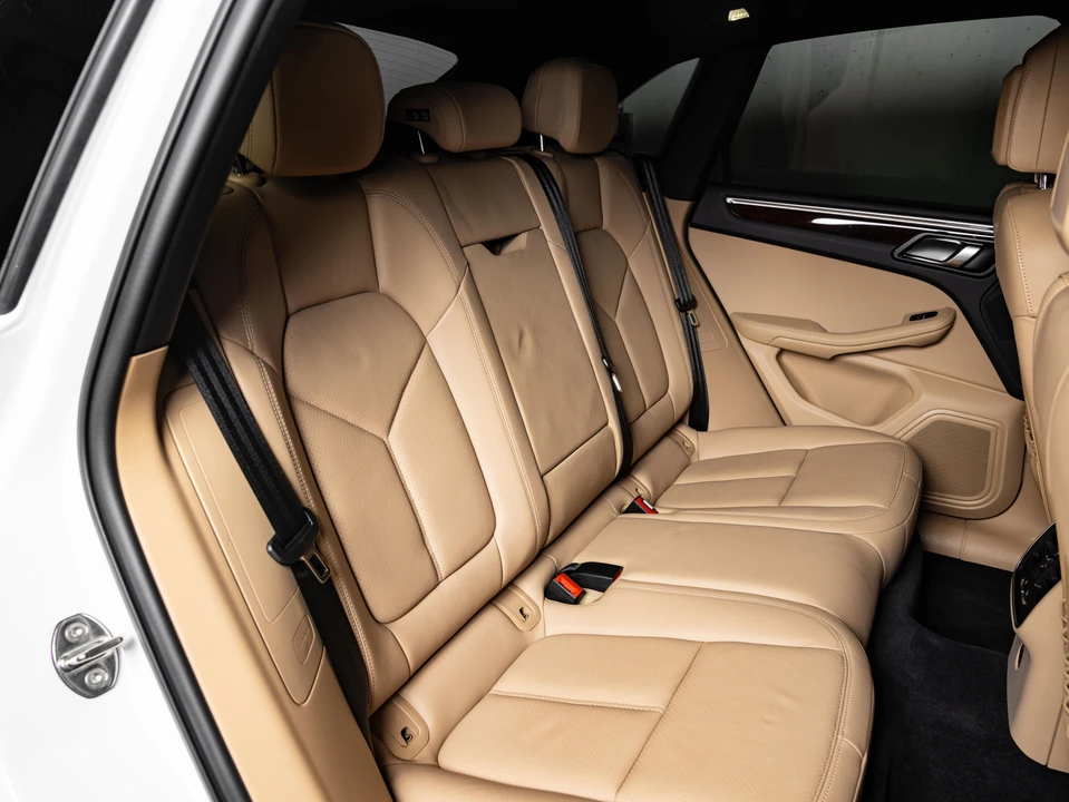 2023 Porsche Macan S - Image 24 of 31