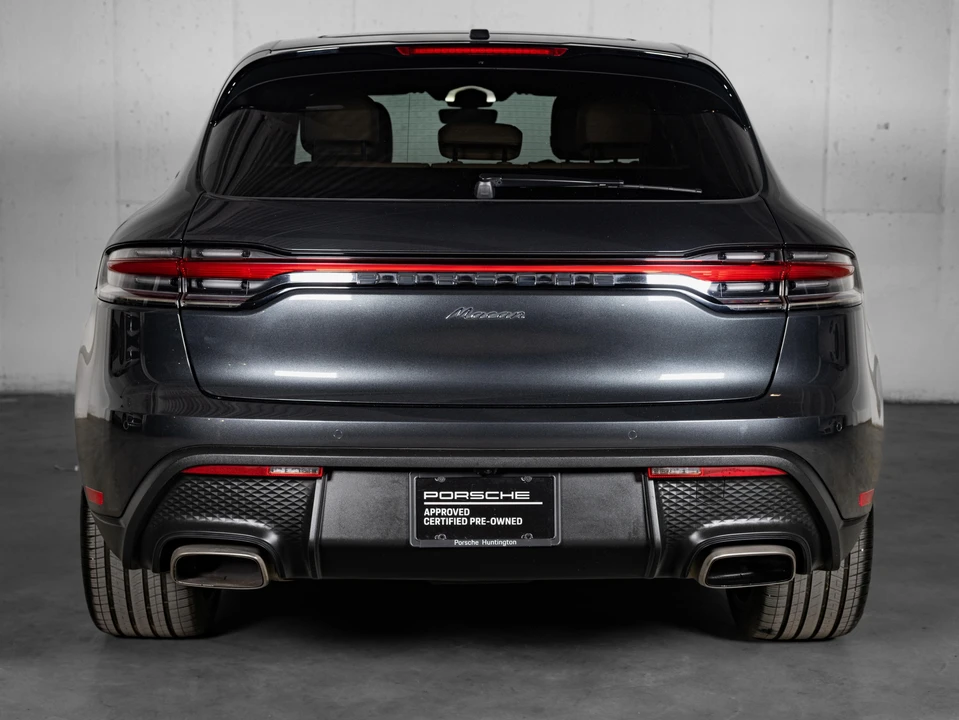 2023 Porsche Macan - Image 7 of 30