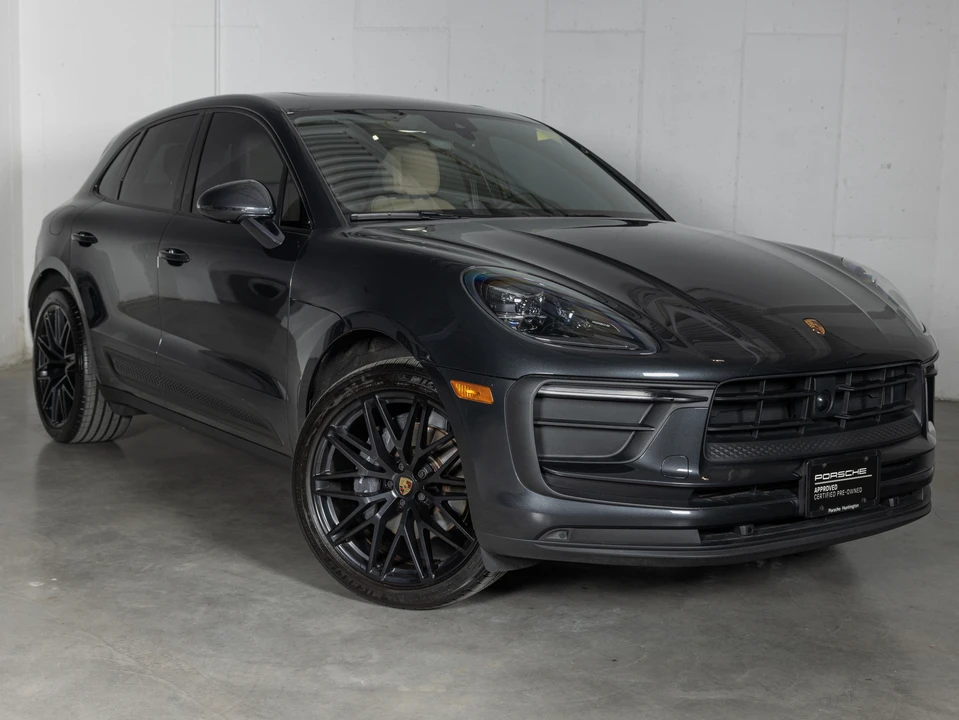 2023 Porsche Macan - Image 10 of 30