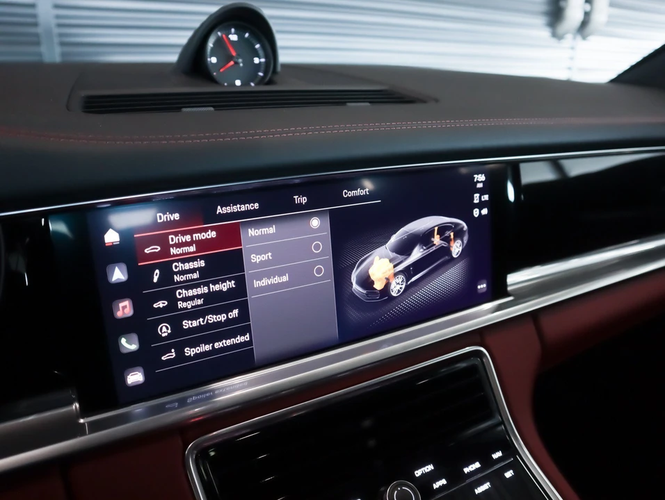 2023 Porsche Panamera - Image 15 of 30