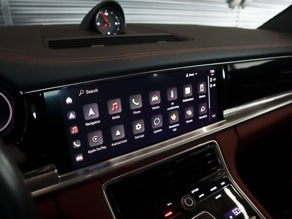 2023 Porsche Panamera - Image 20 of 30