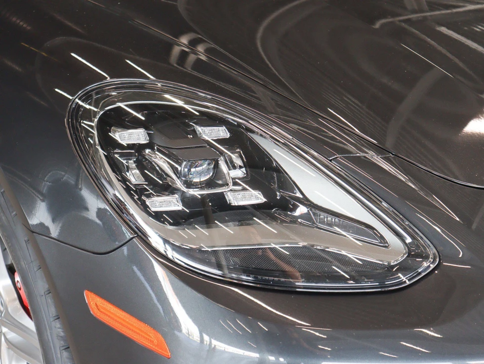 2023 Porsche Panamera - Image 26 of 30