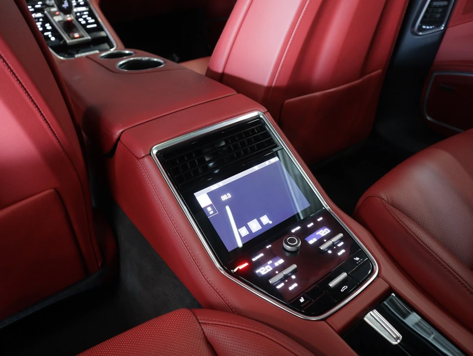 2023 Porsche Panamera - Image 18 of 30