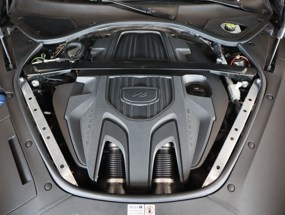 2023 Porsche Panamera - Image 27 of 30
