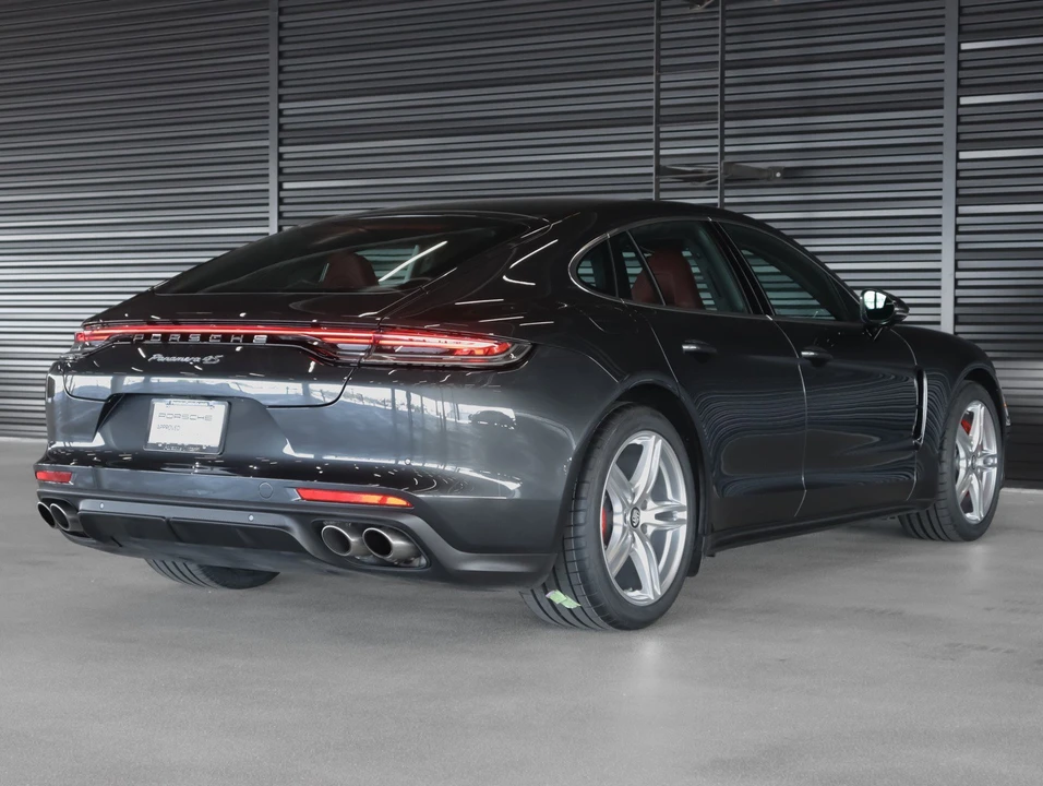 2023 Porsche Panamera - Image 9 of 30