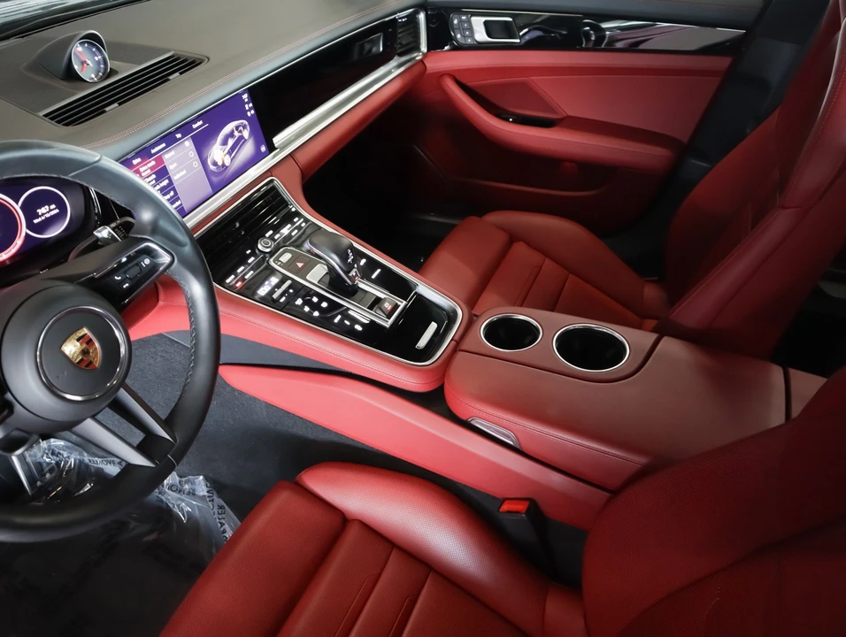 2023 Porsche Panamera - Image 17 of 30