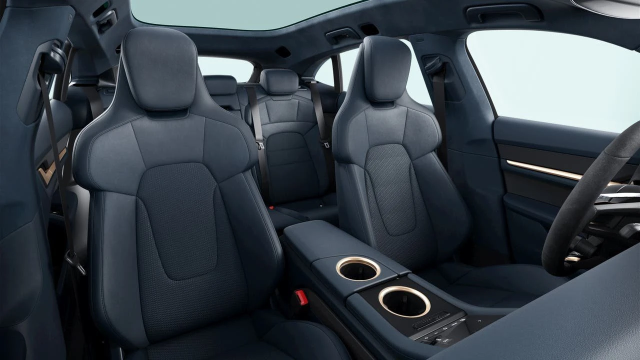 2023 Porsche Taycan Cross Turismo - Image 7 of 7