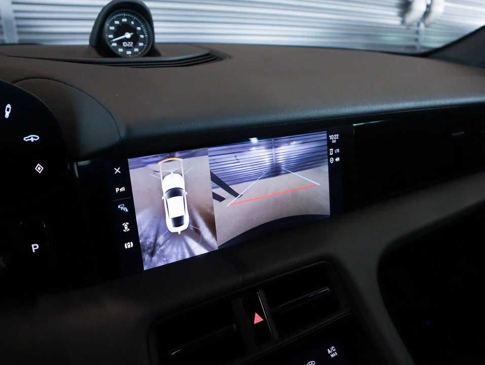 2023 Porsche Taycan - Image 20 of 30