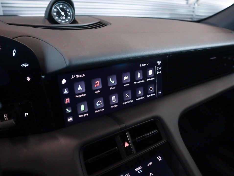 2023 Porsche Taycan - Image 19 of 30