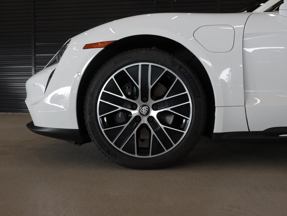 2023 Porsche Taycan - Image 12 of 31