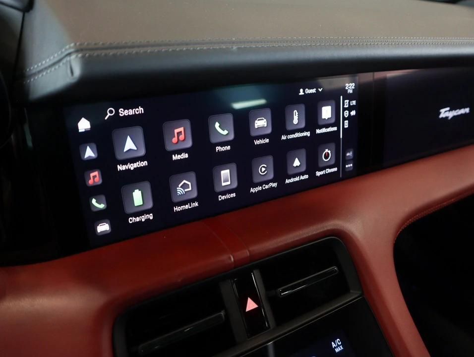 2023 Porsche Taycan - Image 24 of 31