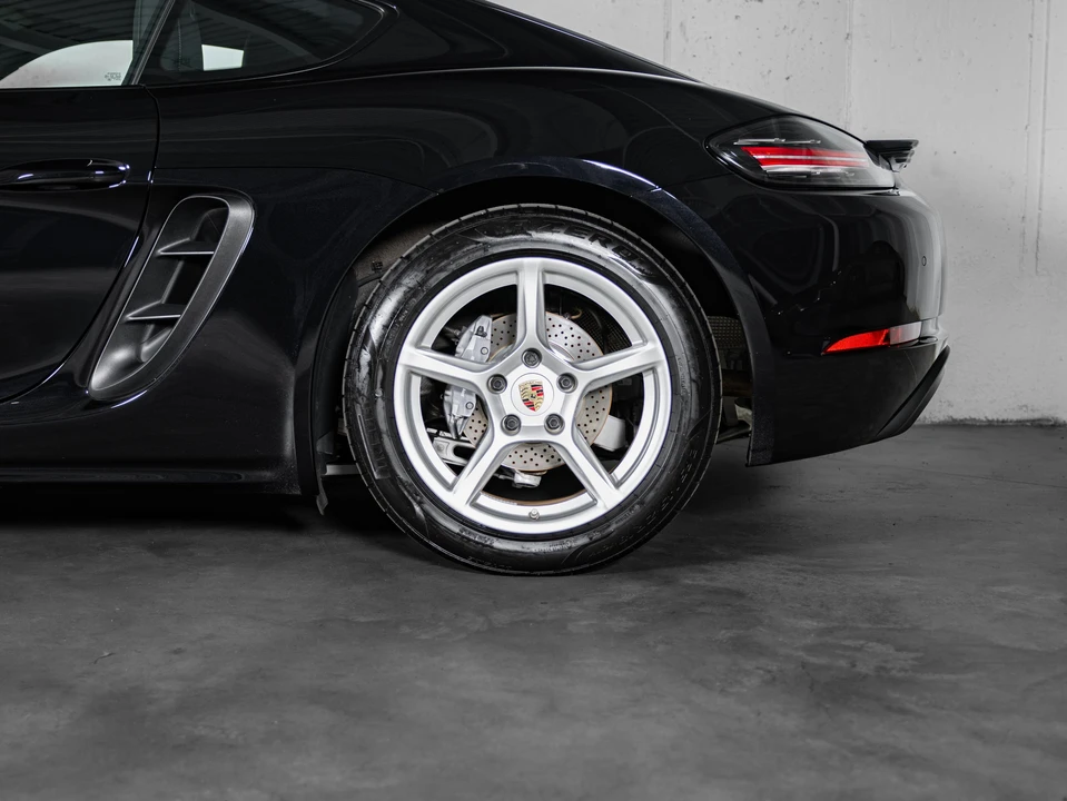 2024 Porsche 718 Cayman - Image 16 of 31