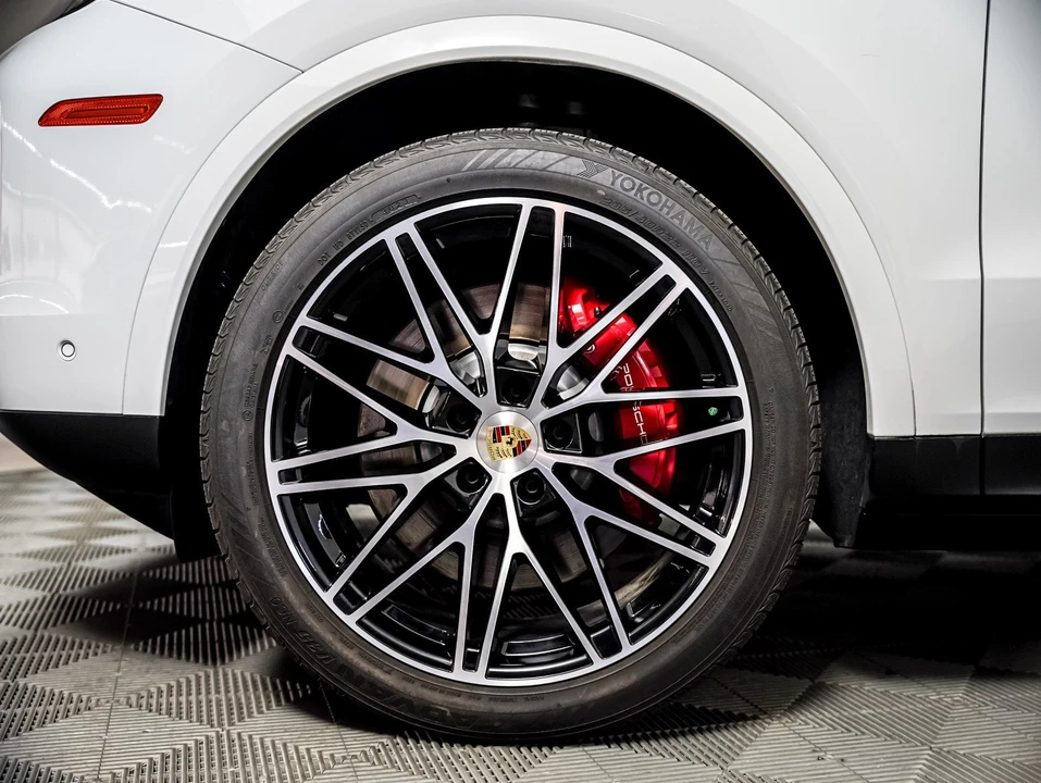 2024 Porsche 9Y0/9Y3 Cayenne Coupe - Image 14 of 29