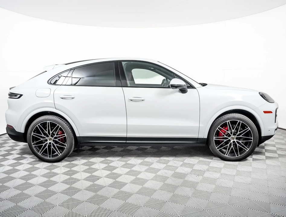 2024 Porsche 9Y0/9Y3 Cayenne Coupe - Image 9 of 29