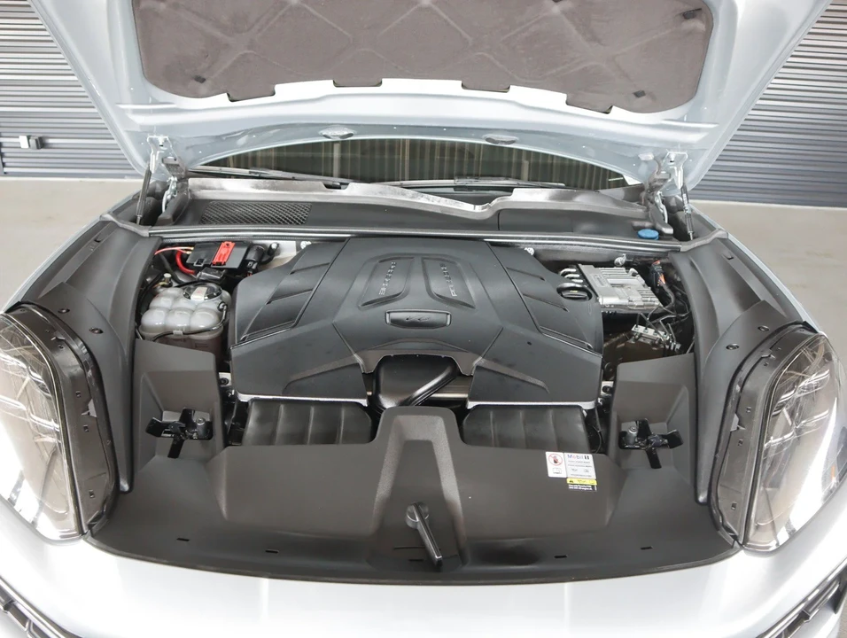 2024 Porsche 9Y0/9Y3 Cayenne - Image 23 of 29