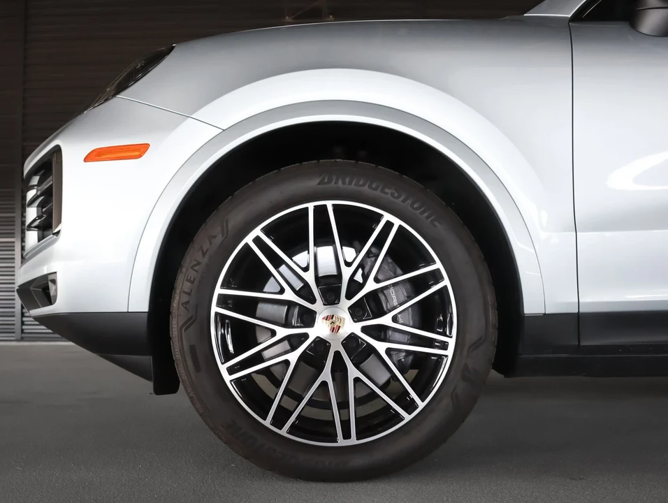 2024 Porsche 9Y0/9Y3 Cayenne - Image 27 of 29