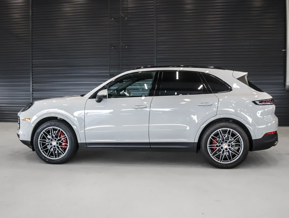 2024 Porsche 9Y0/9Y3 Cayenne - Image 2 of 31