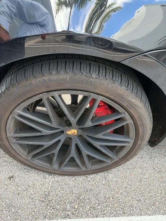 2024 Porsche Macan GTS - Image 17 of 18