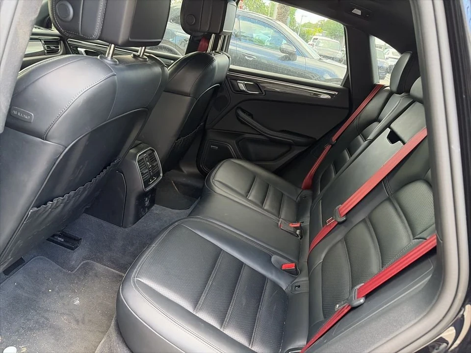 2024 Porsche Macan GTS - Image 6 of 18