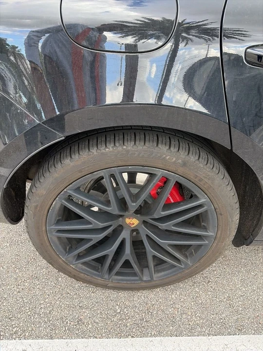 2024 Porsche Macan GTS - Image 15 of 18