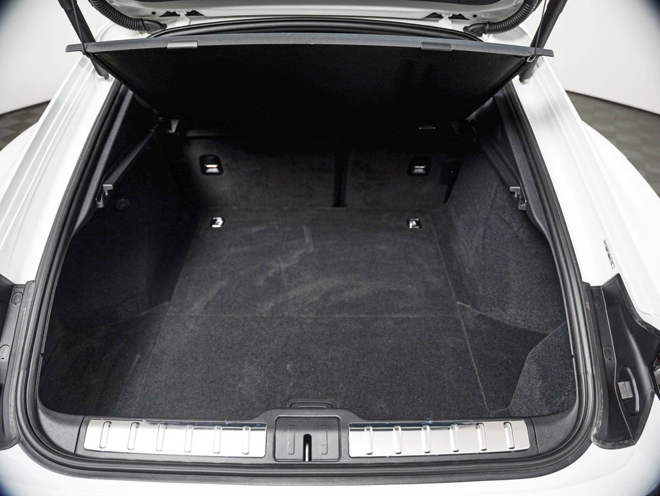 2024 Porsche 976 Panamera - Image 28 of 31