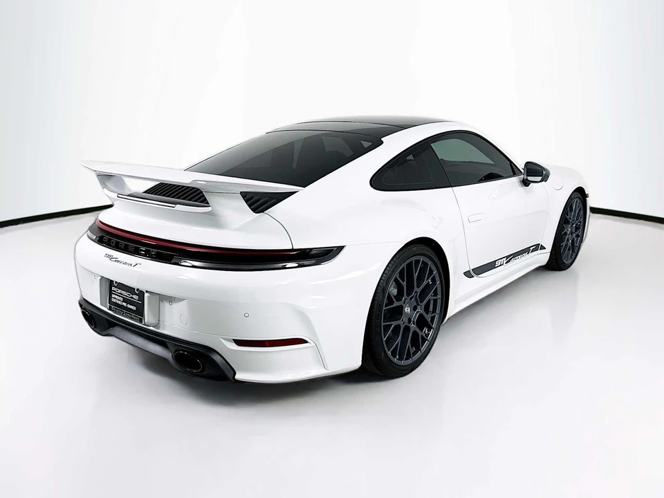 2025 Porsche 992 Carrera T - Image 9 of 31