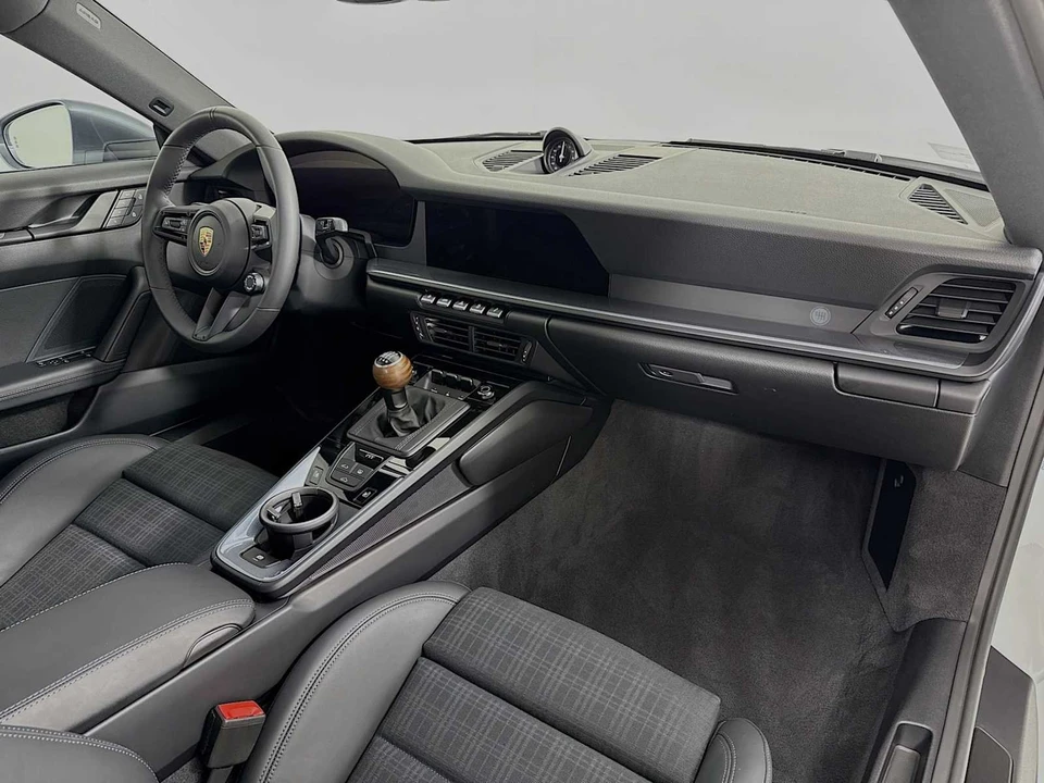 2025 Porsche 992 Carrera T - Image 29 of 31