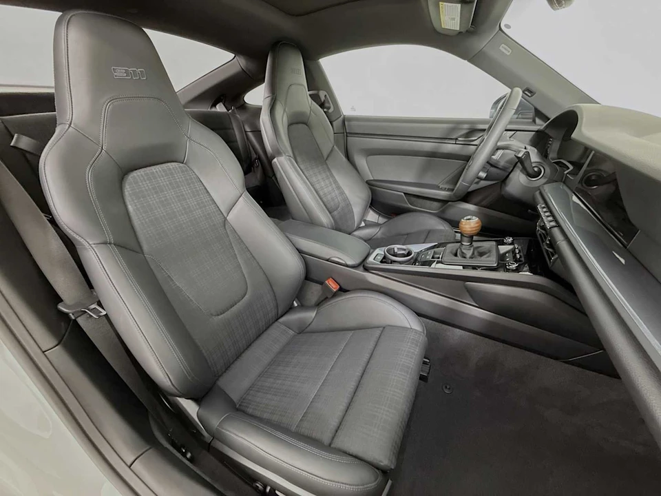 2025 Porsche 992 Carrera T - Image 28 of 31