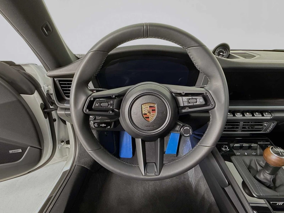 2025 Porsche 992 Carrera T - Image 15 of 31