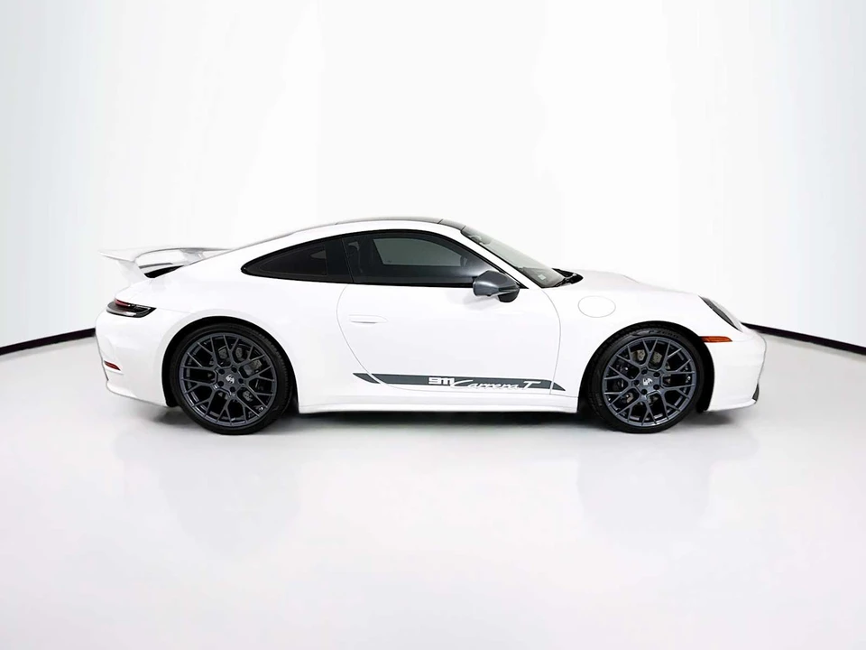 2025 Porsche 992 Carrera T - Image 8 of 31