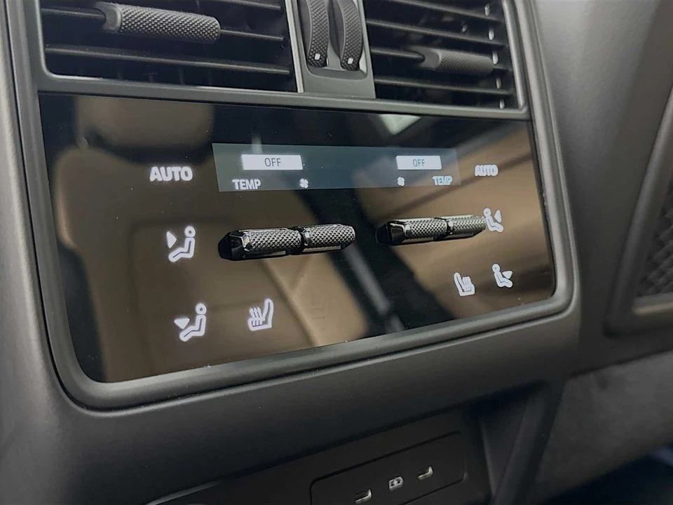 2025 Porsche 9Y0/9Y3 Cayenne - Image 26 of 31
