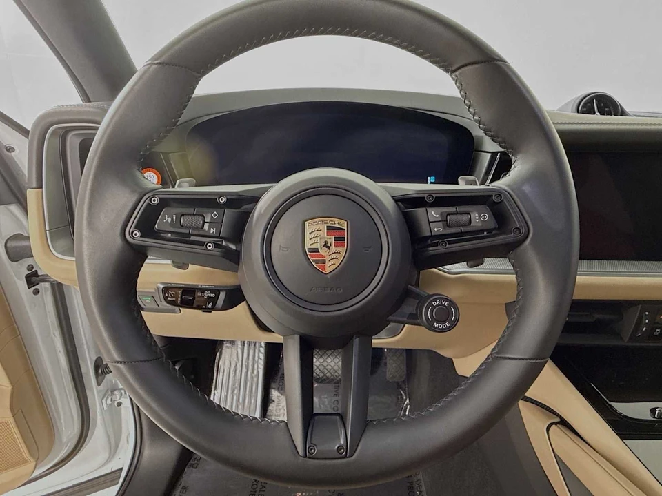 2025 Porsche 9Y0/9Y3 Cayenne - Image 15 of 31