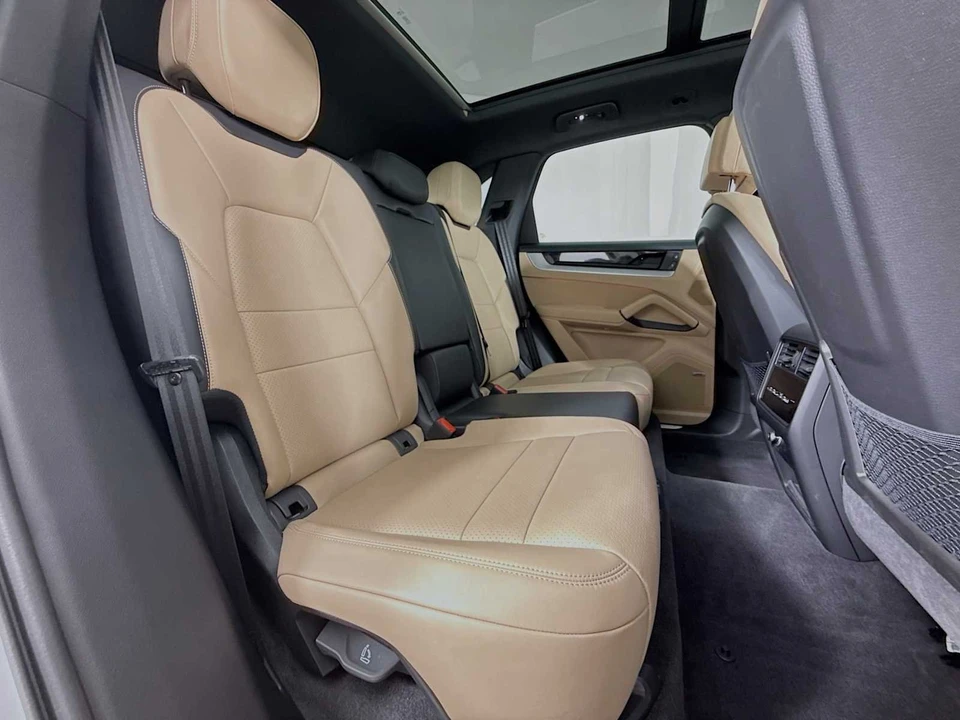 2025 Porsche 9Y0/9Y3 Cayenne - Image 28 of 31