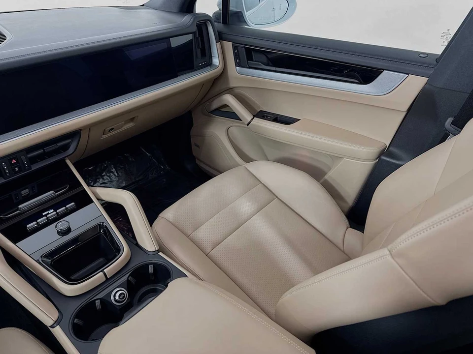 2025 Porsche 9Y0/9Y3 Cayenne - Image 25 of 31