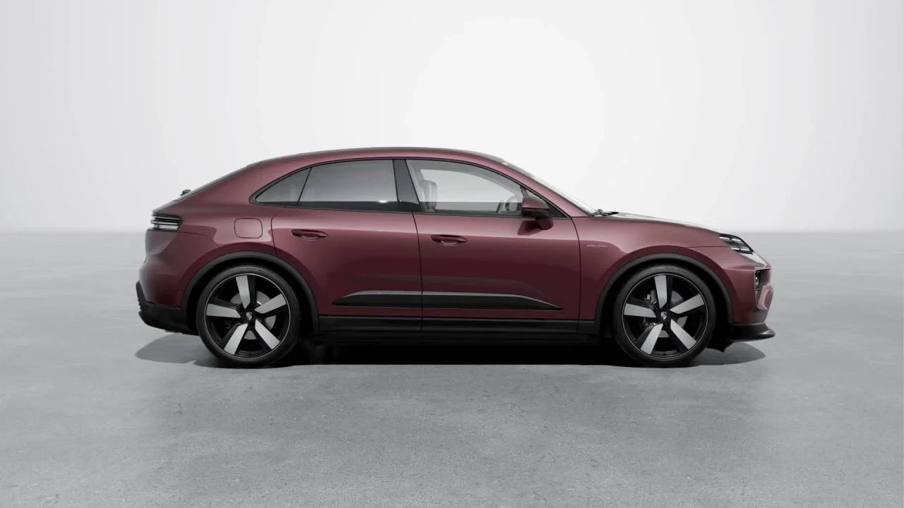 2025 Porsche Macan Electric - Image 6 of 10