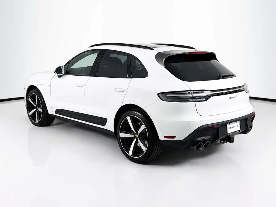 2025 Porsche Macan T - Image 3 of 31