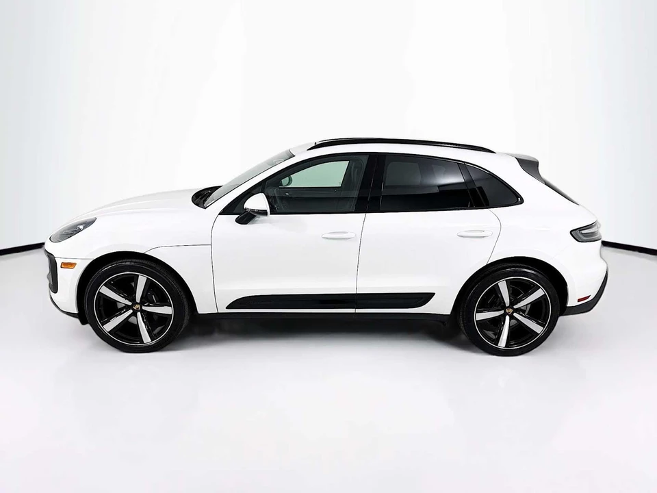 2025 Porsche Macan T - Image 2 of 31
