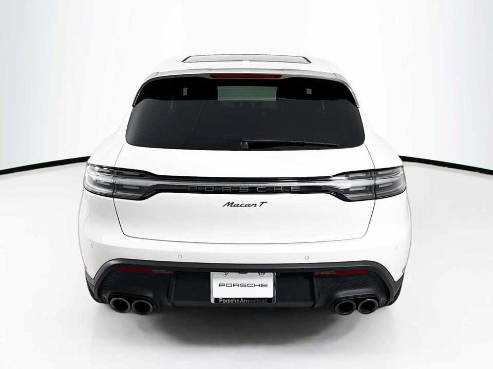 2025 Porsche Macan T - Image 10 of 31