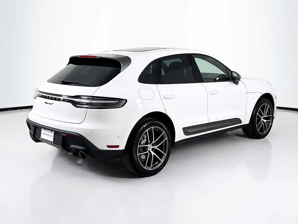 2025 Porsche Macan T - Image 9 of 31