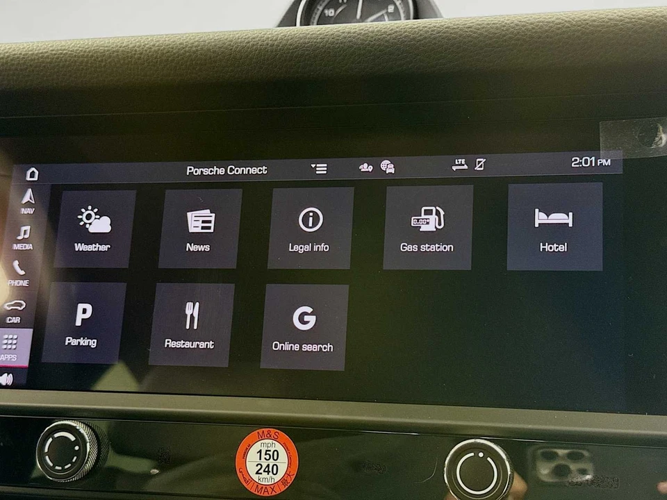 2025 Porsche Macan - Image 16 of 31