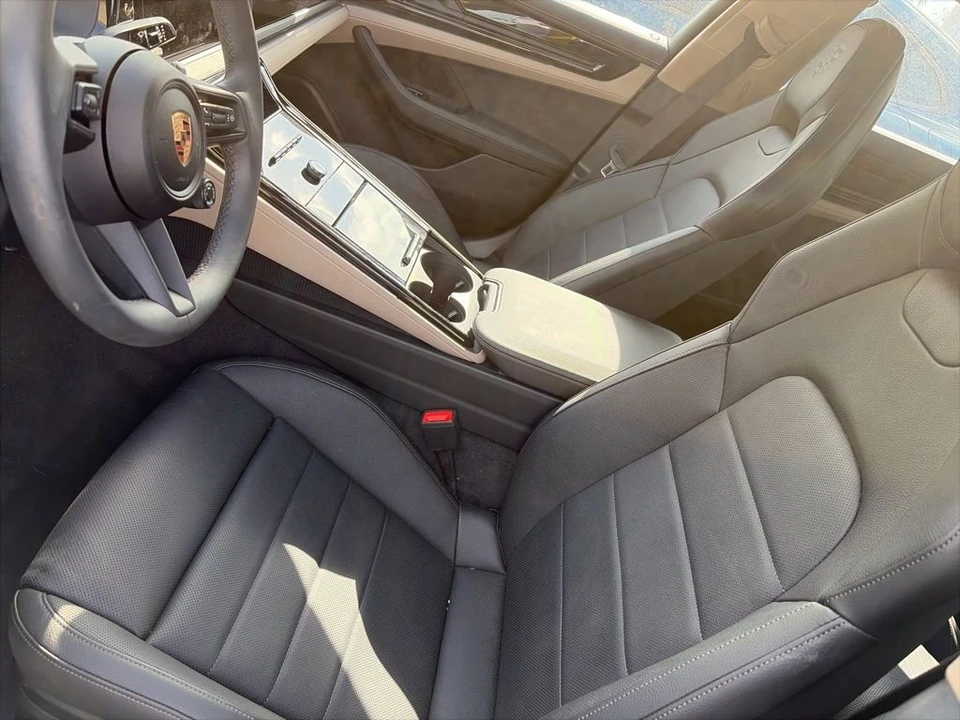 2025 Porsche 976 Panamera - Image 2 of 13